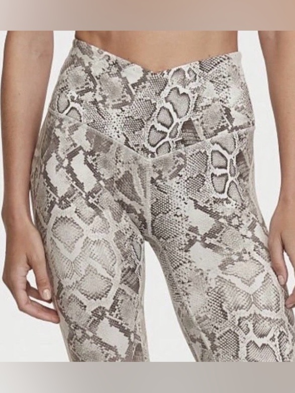 Victoria's Secret Workout Print Leggings - NWT - Reptile Snake - 14